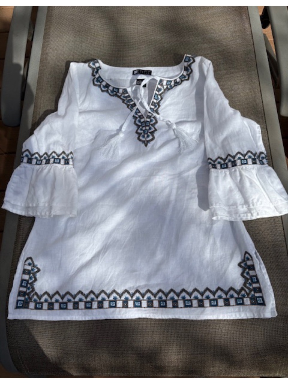 Carole Little Linen Ethnic Embroidered Blouse, great condition women's size S/XS